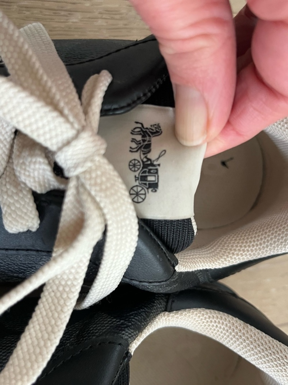 Coach Men’s Clip Court Low Top Sneakers in Black Logo Canvas and Leather Sz 9 - Picture 4 of 9